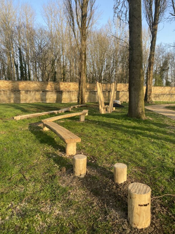 Adventure trail, balance, beams, wooden, natural, play, shop