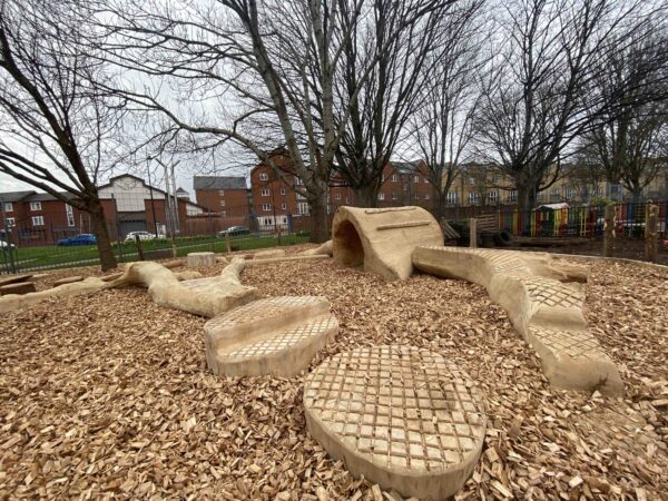 Stepping log, balance, natural play, playground, school, park
