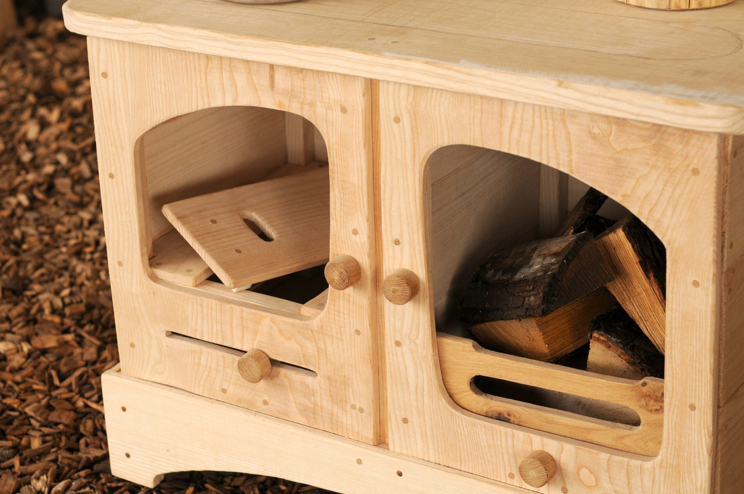 Kindling Play Cooker Copper Beech Play